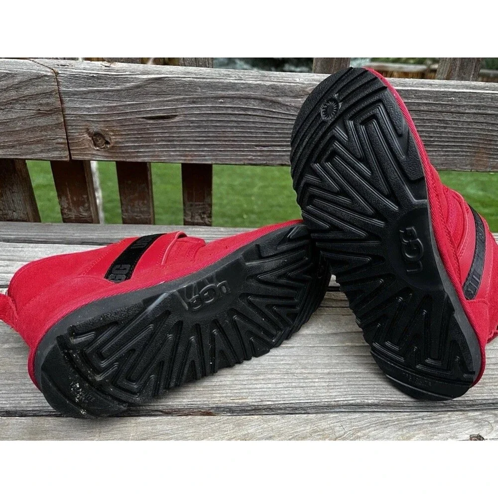 UGG Neumel Snapback Big Kids' 5 Chukka Boots - Red